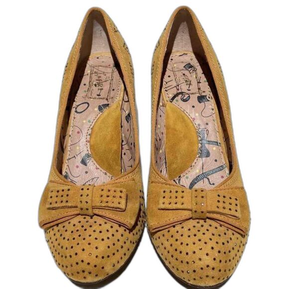 Anthropologie Miss L- Fire Gabrielle Mustard Yellow Suede Bow Pumps Size 39 -8.5 - Picture 1 of 6